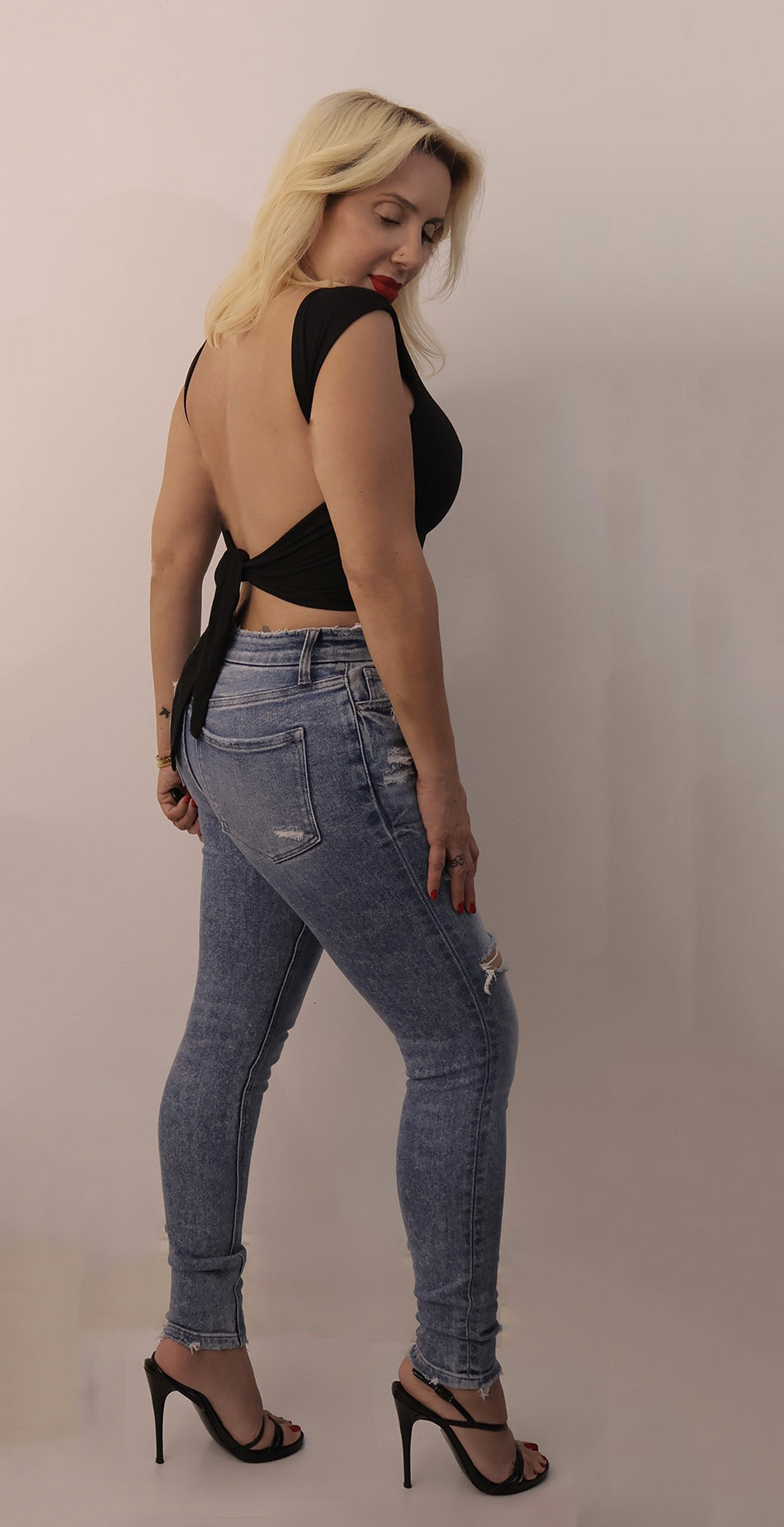 High Rise Distressed Crop Skinny Jeans - Comfort Stretch Denim