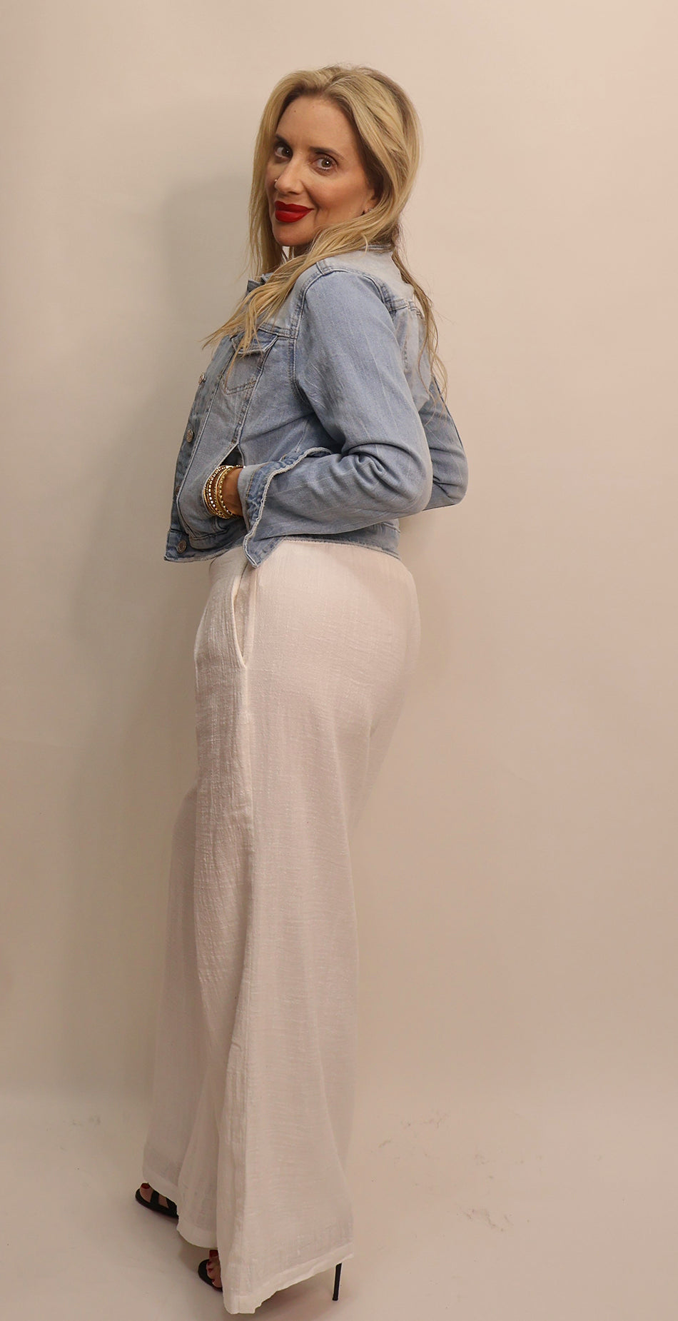 Light Wash - Cropped Denim Jacket